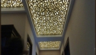 декоративна резная потолочная решетка из фанер