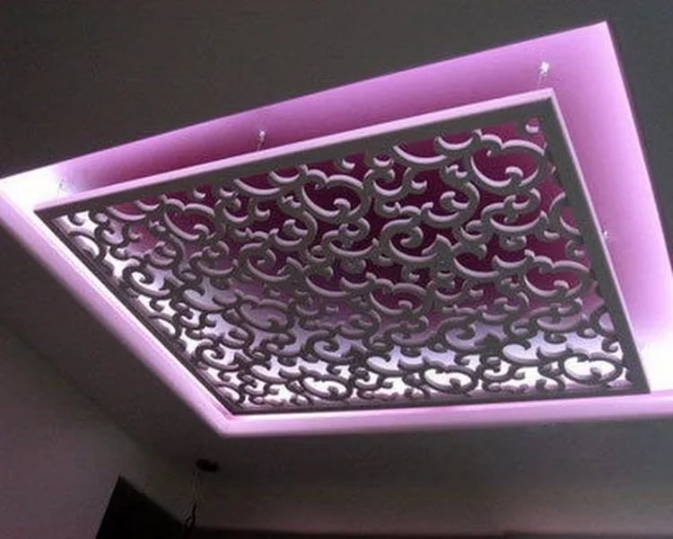 декоративна резная потолочная решетка из фанер